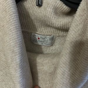 Sz. Small turtle neck sweater